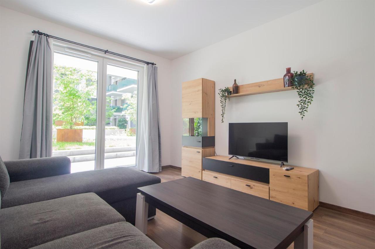 Corvin Modern Two Bedroom Apartment Free Parking Budapest Exterior foto