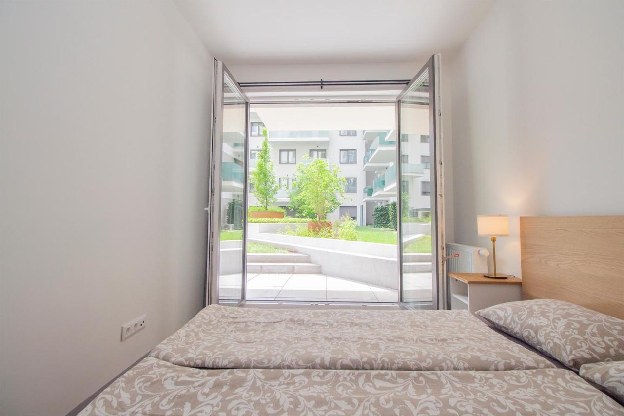 Corvin Modern Two Bedroom Apartment Free Parking Budapest Exterior foto